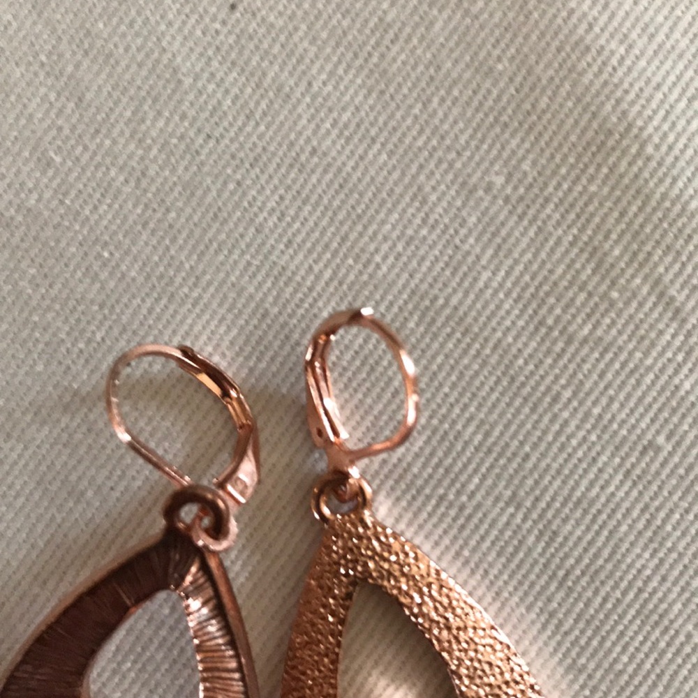 Copper colored earrings - Picture 3 of 3